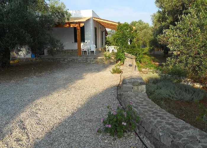 בית חווה Specchiarussa